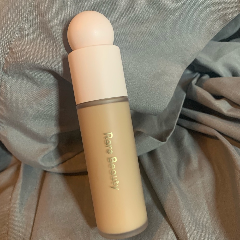 Rare Beauty Foundation 🤍